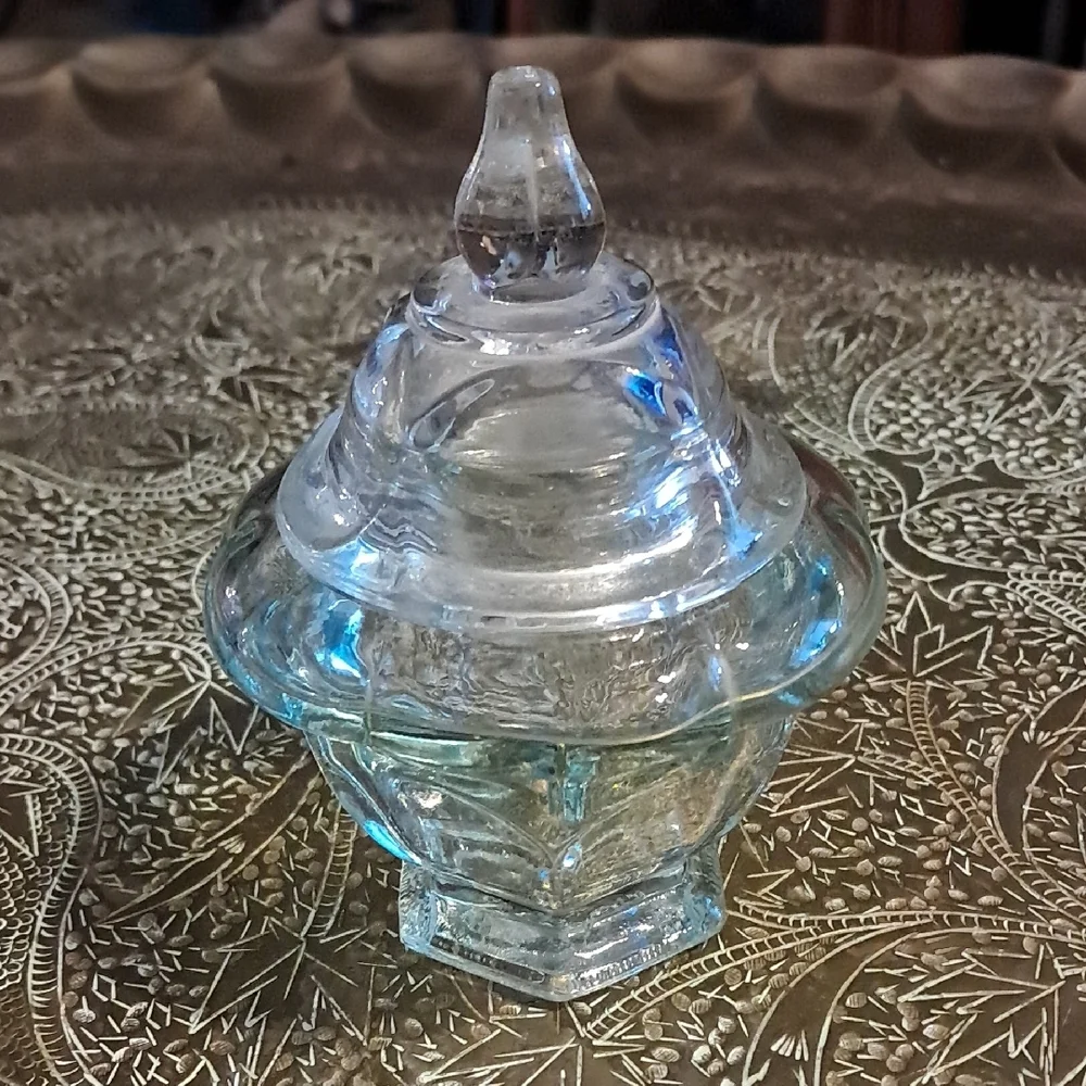 Avon elegant vintage